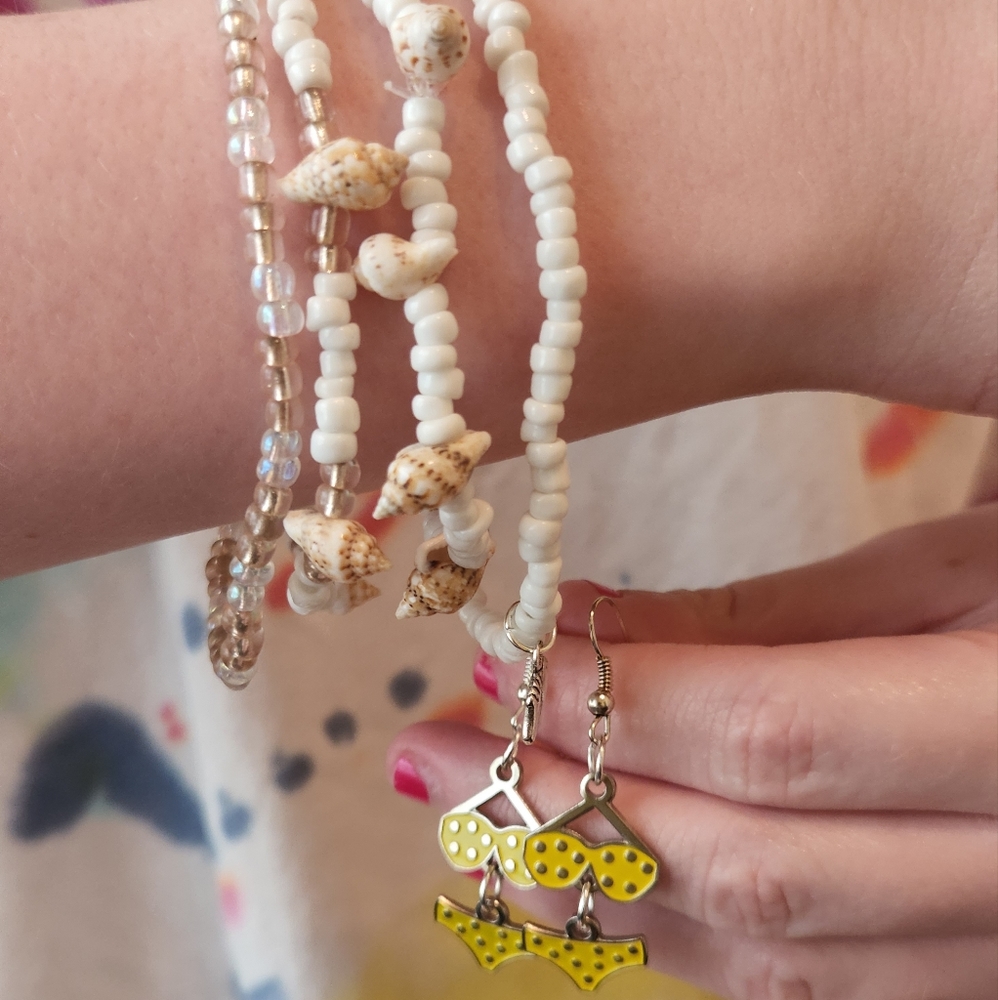 Handmade Seashells and Bikinis Stretch Braclet Set